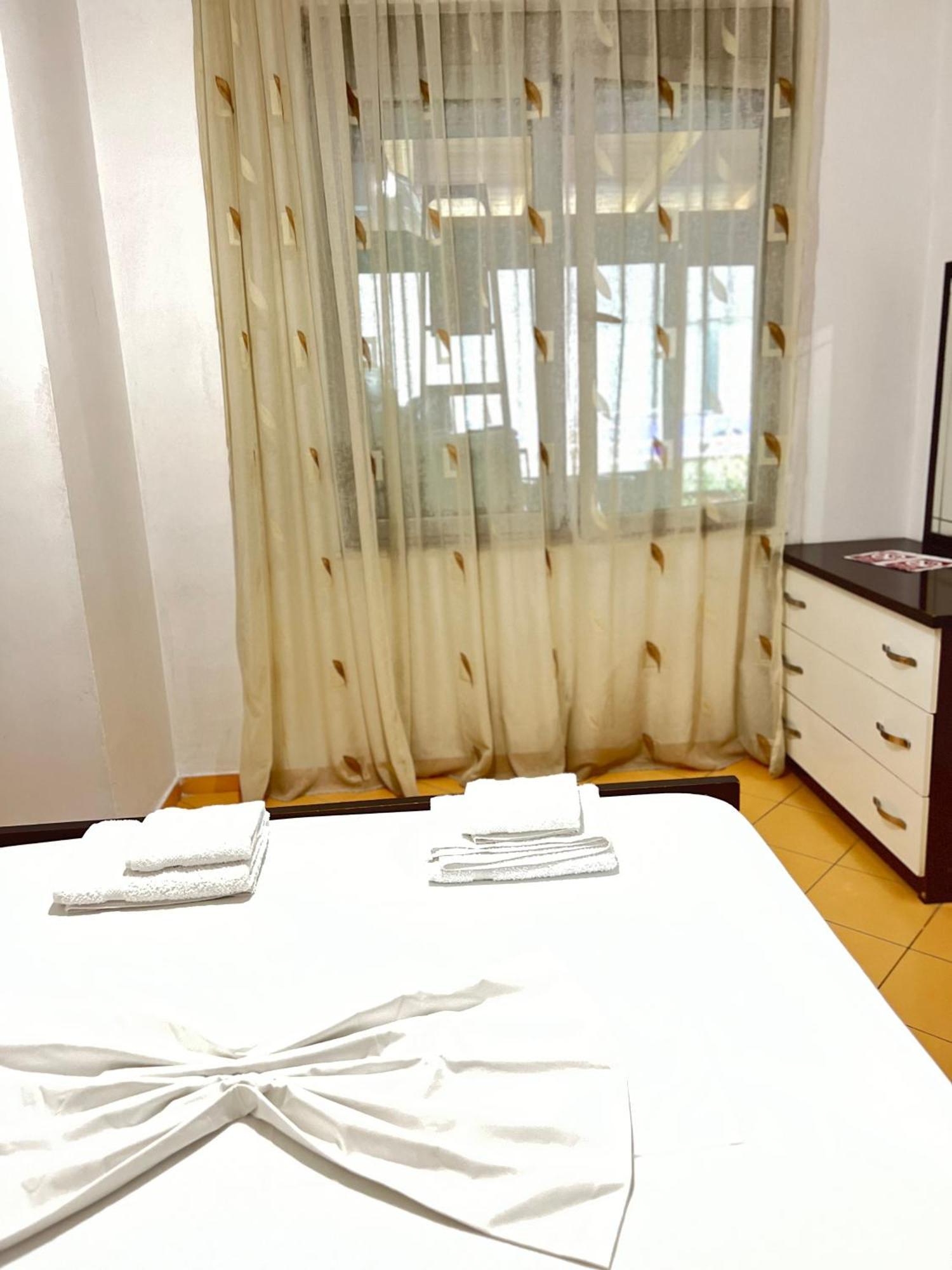 Leonard Apartment Tirana Exterior foto